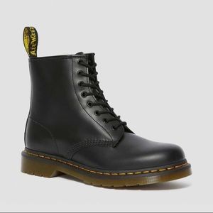 DR MARTENS 1460 SMOOTH LEATHER LACE UP BOOTS